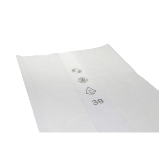 Die EMIL DEISS KG (GmbH + Co.) DEISS 99026 ist eine transparente Kunststofffolie (700+250x1200x0,05 mm) für Verpackungen mit Recycling- und Materialkennzeichnungssymbolen sowie der Zahl 39 in schwarzer Schrift auf weißem Grund. Karton enthält 200 Stück.