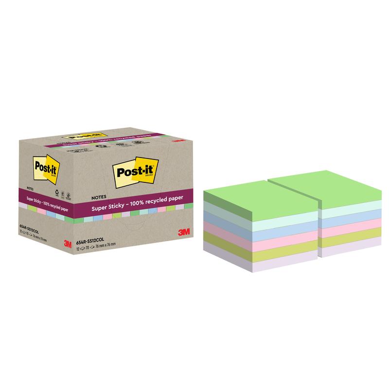 En låda med Post-it® Super Sticky 100% återvinningslappar (76 mm x 76 mm, 70 blad/block, 100% PEFC) från 3M Deutschland GmbH visas bredvid gröna, blåa, rosa, gula och lila block. Förpackningen har 3M-logotypen.