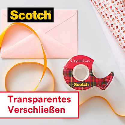Tre rullar Scotch® Crystal tejp 6-1925R3 (19 mm x 25 m) från 3M Deutschland GmbH, ett rosa kuvert, gult presentband och presentpapper ligger på en ljus yta. "Transparent förslutning" visas. Uppe till vänster syns Scotch-logotypen.