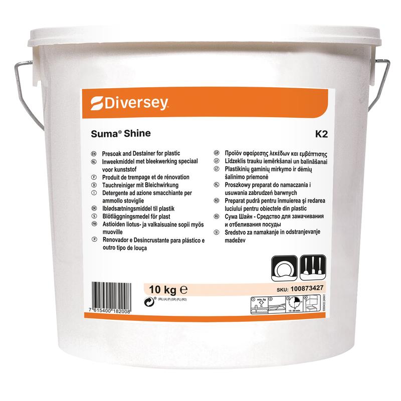 En vit 10 kg hink Diversey Suma Shine K2, pulveriserad, blekande dykrenare (hink) från Diversey Deutschland GmbH & Co. OHG står på en vit bakgrund med ett metallhandtag och en orange-vit etikett med flerspråkig information.