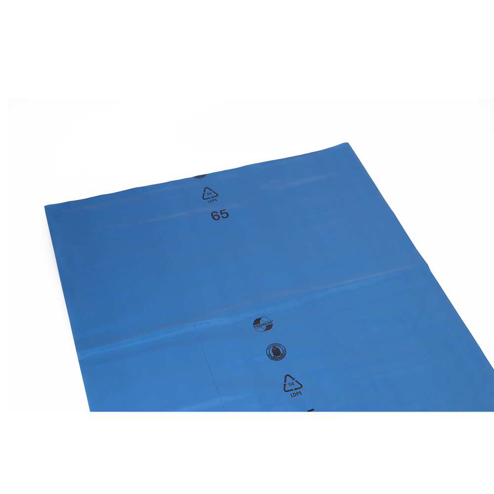 Eine flache, blaue Kunststofffolie - wie die von EMIL DEISS KG (GmbH + Co.) DEISS 10122 - 900x1100x0,07 mm blau (Karton, 200 Packungen) - zeigt schwarze Recycling-/Warnsymbole und die Zahl 65 auf einfarbig weißem Hintergrund; ideal für die Abfallentsorgung.