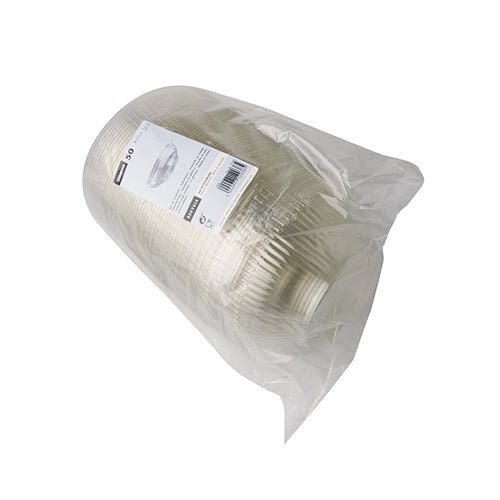 I en genomskinlig plastpåse ligger en stapel med 50 Starpak-salladsskålar, runda, kristallklara tallrikar av R-PET med en vit etikett på den övre tallriken som ger en miljövänlig touch.