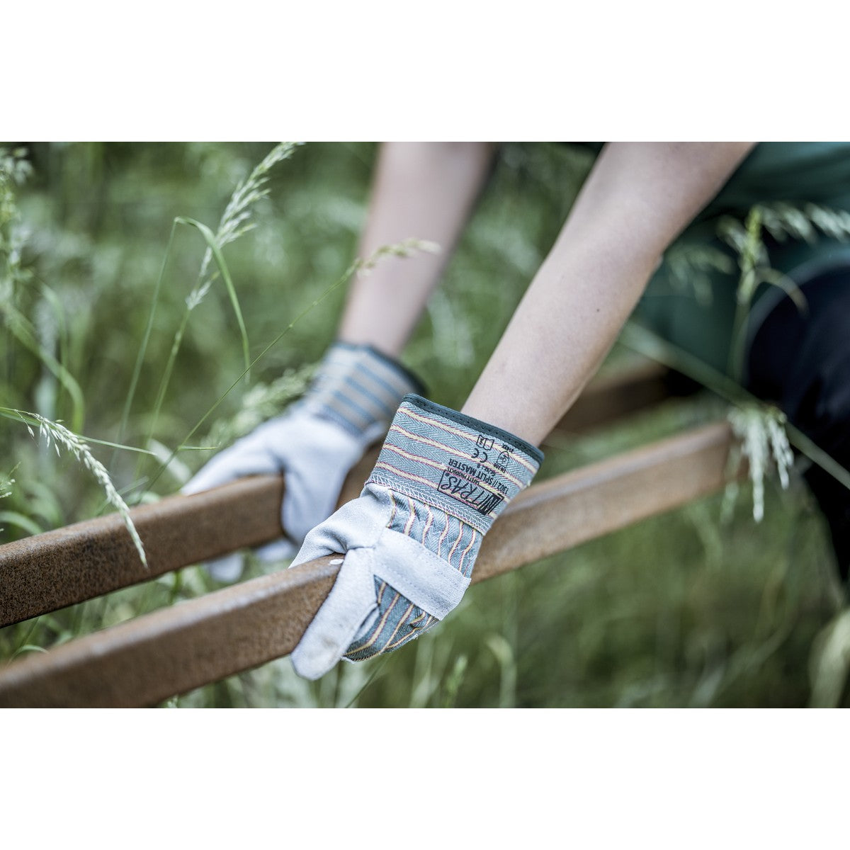 NITRAS SPLIT MASTER, kosplittrade läderhandskar, gröna / röda / gula ränder / grå