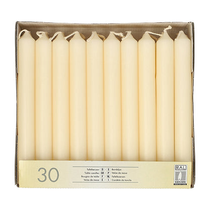 Die Starpak-Box enthält 30 cremefarbene Tafelkerzen (Ø 2,1 cm · 19,6 cm) in zwei Reihen, beschriftet mit Produktinfos und Prüfzeichen – ideal für eine elegante Tischdekoration.
