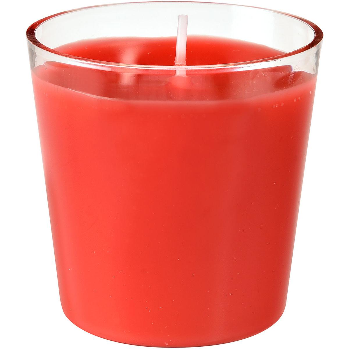 Ett rött påfyllningsljus Switch & Shine från Duni GmbH i en klar glashållare, betraktat från en något förhöjd vinkel. Har en central obelyst vit veke och erbjuder ca 30 timmars brinntid för långvarig njutning. Storlek: 65 x 65 mm, påfyllningsenhet.