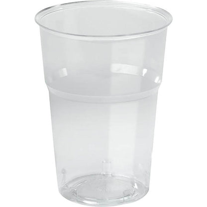 En glas Trend Transparent PS engångsplastbägare från Duni GmbH, tom och upprätt mot en enkel vit bakgrund.