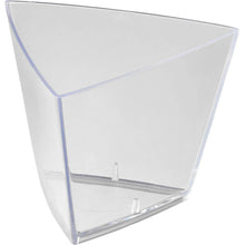Den Tri Transparent PS 55x55x45 mm från Duni GmbH är en klar plastförpackning med välvda sidor och platt botten, perfekt som liten förvaringsbox för små föremål. Förpackning med 90 stycken - idealisk slimmad förvaringslösning.
