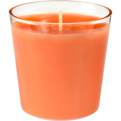 En närbild av påfyllningsljuset Switch & Shine från Duni GmbH, ett orangefärgat vaxljus (ca 30 timmar, 65 x 65 mm) i en klar glasbehållare, med en centrerad veke på den släta, obelysta ytan för en lång brinntid.