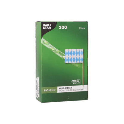 En grön låda från PAPSTAR GmbH med texten "PAPSTAR 200 Deko-Picker 8 cm" innehåller biobaserade pickar, var och en försedd med en blå-vit rutflagga – perfekt för fingerfood-presentation. Förpackningen innehåller flerspråkiga produktdetaljer.