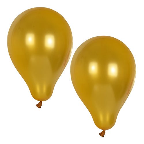Två guldfärgade PAPSTAR 10 ballonger med en diameter på 25 cm från PAPSTAR GmbH av högkvalitativ latex svävar som en stilfull dekoration mot en vit bakgrund, var och en med en knut och glänsande ljusreflektioner.
