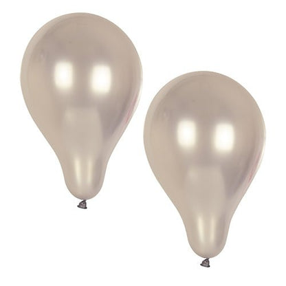 Två uppblåsta, pärlvita PAPSTAR 10 ballonger (Ø 25 cm) av den PAPSTAR GmbH i latex framträder mot en enkel vit bakgrund med ljusreflexer – perfekt för en elegant dekoration.
