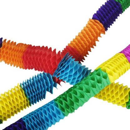 De PAPSTAR 4 girlanderna från PAPSTAR GmbH är strukturerade, dragspelsliknande pappergirlander i rött, orange, gult, grönt, blått och lila. Diagonalt sammanflätade på vit bakgrund är de återanvändbara och ger varje fest en festlig känsla.