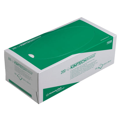 En grön-vit Kimberly-Clark-låda med texten "Kimtech® Science precisionstorkdukar" innehåller 200 vita laboratoriedukar för rengöring av känsliga ytor, med modell 7558 på lådan och en oval öppning på toppen (15 x 200 dukar/kartong).