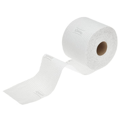 En enskild rulle Kleenex® toalettpapper Standard Vit (Kimberly-Clark GmbH), strukturerad och delvis avrullad med synlig innerslang, visas som en del av ett 6-pack x 6 små rullar x 350 ark kartong (6 paket).