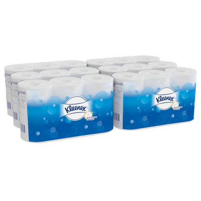 Två förpackningar Kleenex® toalettpapper Standard Vit (6 förpackningar x 6 små rullar x 350 ark), från Kimberly-Clark GmbH, är avbildade i en blå-vit förpackning med Kleenex-logotypen och bubbelmönstret.