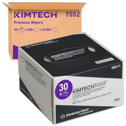 Eine weiße Kimtech® Science Präzisionstücher Zupfbox (30 Kartons x 286 Blatt) von Kimberly-Clark GmbH steht hinter einer braunen Schachtel. Diese fusselfreien Tücher sind ideal für Labore und Reinigung geeignet.