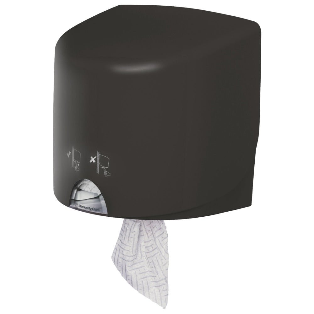 En grå Aquarius™ torkduk-dispenser - Roll Control väggdispenser från Kimberly-Clark GmbH, med en enskild handduk som delvis distribueras och instruktioner på framsidan - idealisk för professionell användning.