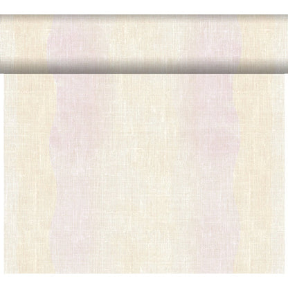 En rulle Duni GmbH Dunicel-bordslöpare Tête-à-Tête (24 m x 0,4 m, 20 sektioner) i ljusbeige rullas delvis ut för att visa dess eleganta vävstruktur som stilfull bordsdekoration framför en enkel vit bakgrund.