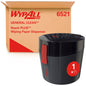 En kartong med texten "WypAll® Reach Plus™ Centrefeed Dispenser - 1 Dispenser | Kartong (1 dispenser)" från Kimberly-Clark GmbH står bakom en svart WypAll-dispenser med röd stängning och "1 x"-indikator på framsidan.