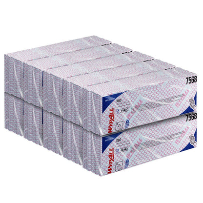 En hög med Kimberly-Clark GmbH WypAll® X80 Critical Clean Interfold-servetter (41 x 33 cm), artikel 7568, med röd-blått rutmönster, i två rader med fyra lådor vardera - idealisk för kritiska miljöer.