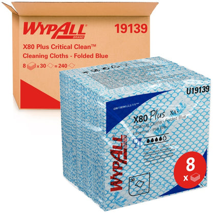 En kartong Kimberly-Clark GmbH WypAll® X80 Plus Critical Clean, blå kvartalsvikta dukar för kritiska miljöer, innehåller 8 påsar med 30 ark vardera (totalt 240 rengöringsdukar).