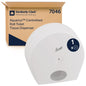 En vit Scott® Control™ toalettpappersdispenser (centrumutmatning/Jumbo, 1 dispenser) från Kimberly-Clark GmbH är avbildad framför en brun Kimberly-Clark Professional kartong med texten "7046 Aquarius Centrefeed Roll Toilet Tissue Dispenser".
