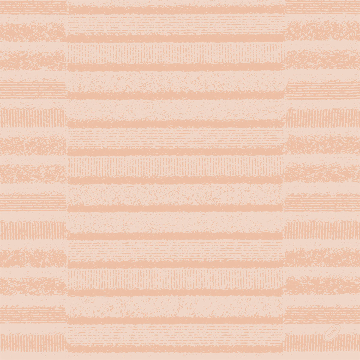 Ein nahtloses Muster aus unregelmäßigen horizontalen Streifen in Pfirsich und Altrosa, das an die strukturierte Optik der Bio-Dunisoft Serviette 40x40 cm, Tessuto Altrosa von Duni GmbH erinnert. Die Streifen variieren in Dicke und Dichte und sorgen für einen eleganten Tischdekor-Effekt.
