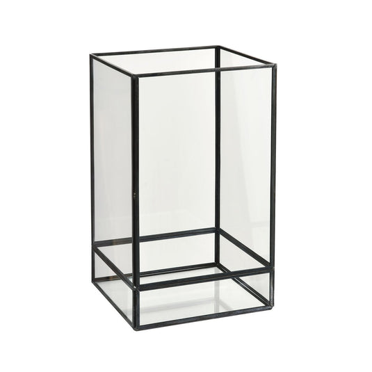 Capella-lyktan i glas, svart från Duni GmbH är en rektangulär glaslykta med svart metallram som står upprätt mot en vit bakgrund. De klara sidorna och basen gör den idealisk för stilfull belysning i varje rum.