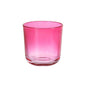 En fuchsiafärgad Switch & Shine ljushållare av glas från Duni GmbH med rund form och stabil sockel står på vit bakgrund.
