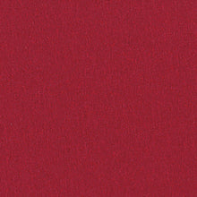 Eine Nahaufnahme des Bio-Dunicel-Mitteldeckchens 84x84 cm bordeaux der Duni GmbH zeigt seinen kräftigen, gleichmäßigen Rotton - eine hochwertige, umweltfreundliche Tischdeko ohne Muster, erhältlich im 20er-Pack.