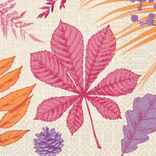 En livlig digital design på servetterna 33x33 3-lager 1/4 Bright Autumn (250 stycken) från Duni GmbH visar rosa, orange och lila blad, bär och en kotte på beige. I mitten finns ett stort rosa ådrat blad - perfekt för höstbord.