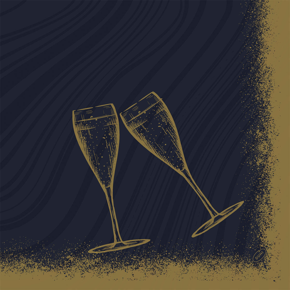 Zwei gold-illustrierte Sektgläser klirren vor einem dunkelblau-goldenen, strukturierten Hintergrund und passen perfekt zu den Bio-Dunisoft-Servietten 40x40cm der Duni GmbH für Ihre umweltbewussten Feiern.