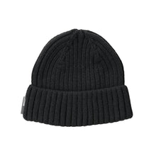 Stickad mössa i storlek ONE