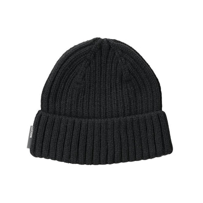 Stickad mössa i storlek ONE