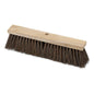 Den Nölle Profi Brush gatusopborsten Bahia (50 cm, 6 rader, sadelträ) från Nölle Profi Brush borst- & penselteknik e.K. har styva borst för utomhusrengöring och ett grepphål, avbildat på vit bakgrund.