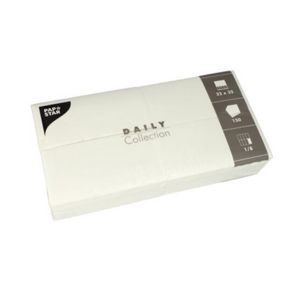 En vit förpackning med servetter 'DAILY Collection' från PAPSTAR GmbH innehåller 150 servetter med måtten 32 x 32 cm, idealiska för att förbättra din bordsdekoration. På förpackningen står det att servetterna är vikta i åttondelar.