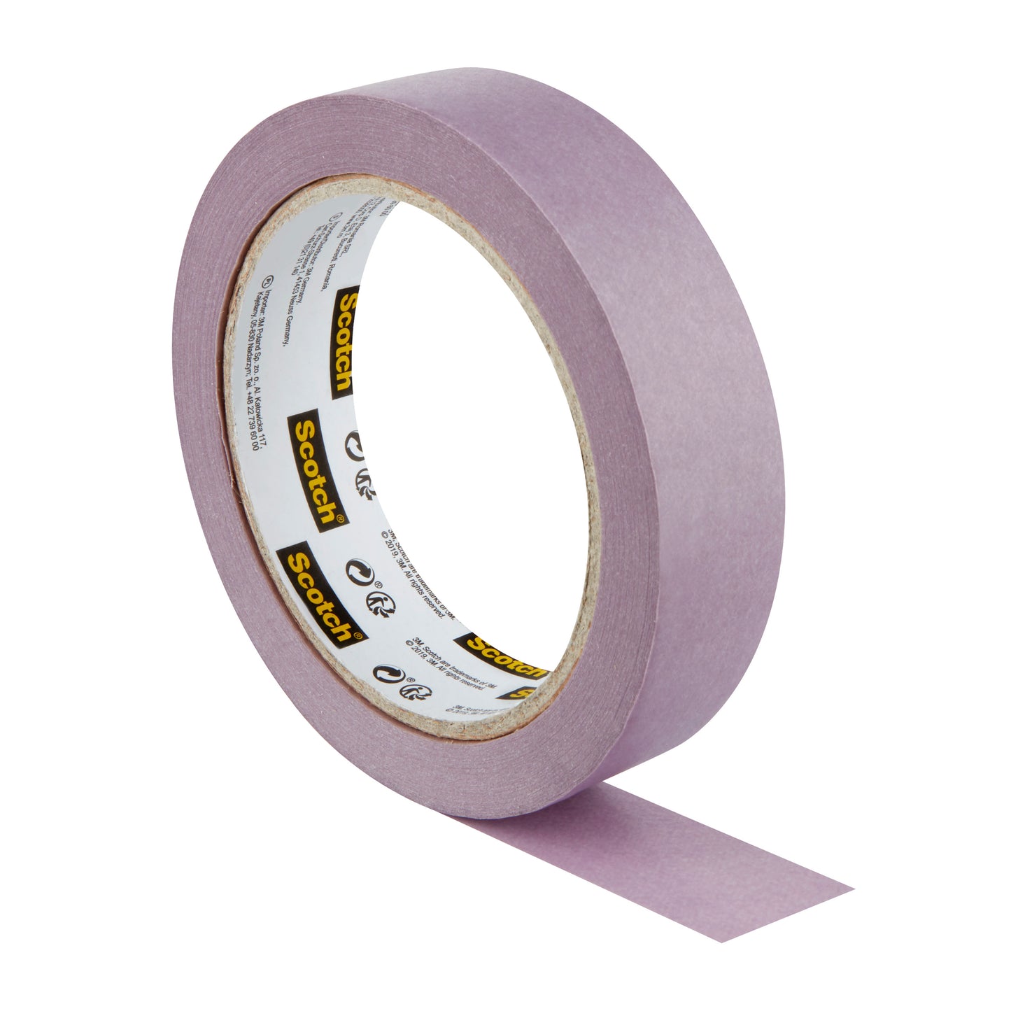 Eine Rolle 3M Scotch® Malerabdeckband für empfindliche Oberflächen (24 mm x 41 m) mit der Klebeseite nach unten, teilweise abgerollt, auf weißem Untergrund. 100% PEFC, 1 Rolle/Packung.
