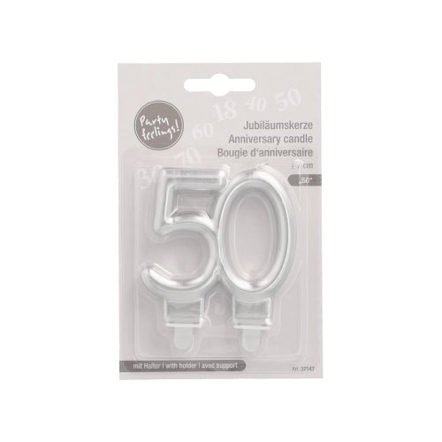 Ett förpackat set av silverfärgade PAPSTAR jubileumsljus med hållare 7 cm från PAPSTAR GmbH, i form av siffran 50, med flerspråkig produktinformation på förpackningen.