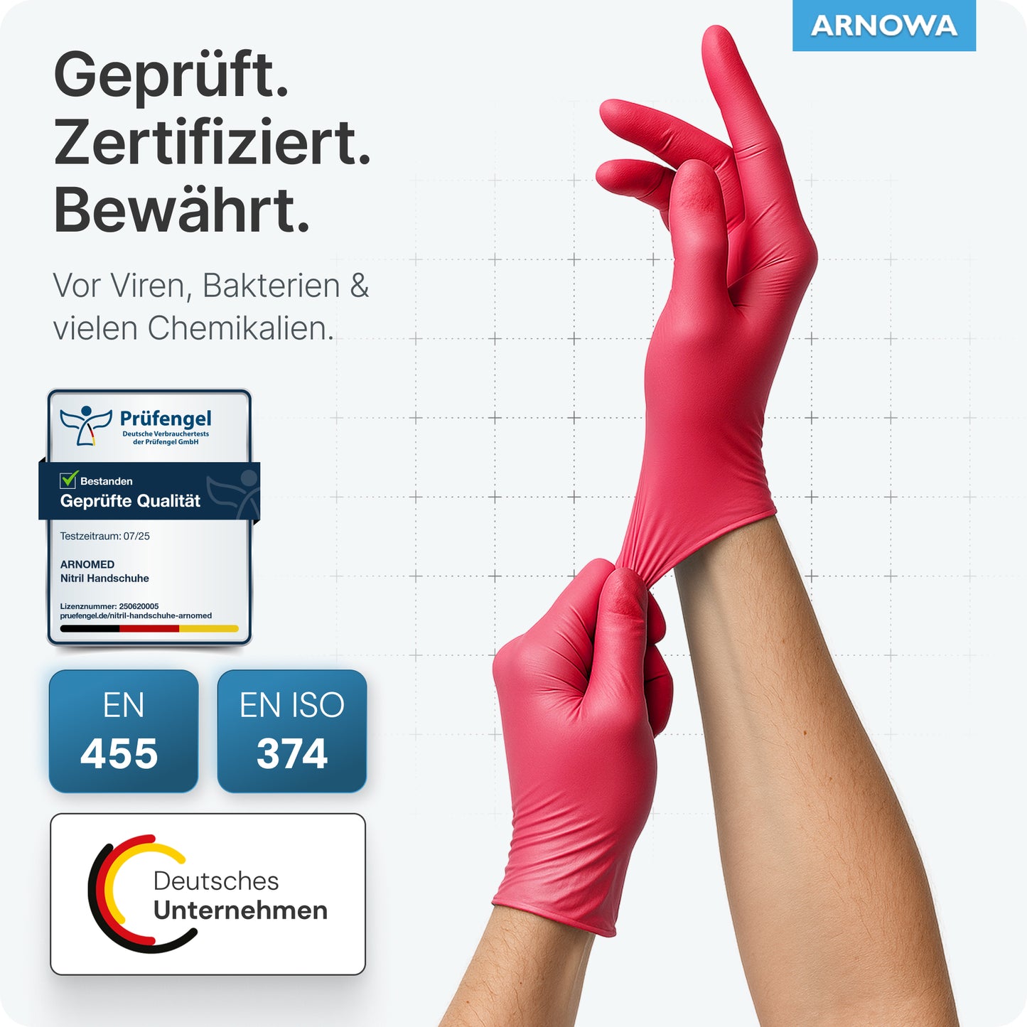 Eine Person trägt einen rosafarbenen ARNOMED NITRIL LAVA RED Einmalhandschuhe aus Nitril Rot von ARNOWA GmbH. Das Bild zeigt deutsche Qualitätsstandards (EN 455, EN ISO 374), Zertifizierungsplaketten und das Logo der ARNOWA GmbH in der unteren linken Ecke.