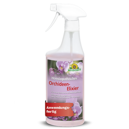 Eine weiße Sprühflasche mit Drückeraufsatz mit der Aufschrift "Homöopathisches Orchideen-Elixier" für die Orchideenpflege ist mit rosafarbenen Orchideen und dem Schriftzug des Neudorff-Shops über dem Etikett versehen, der das Produkt als Pflanzenpflegeprodukt ausweist.