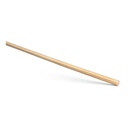 Nölle Profi Brush kvastskaft 24x1.400 mm från Nölle Profi Brush Borst- & Penselteknik e.K. med naturlig trädekor är diagonalt placerad på vit bakgrund.