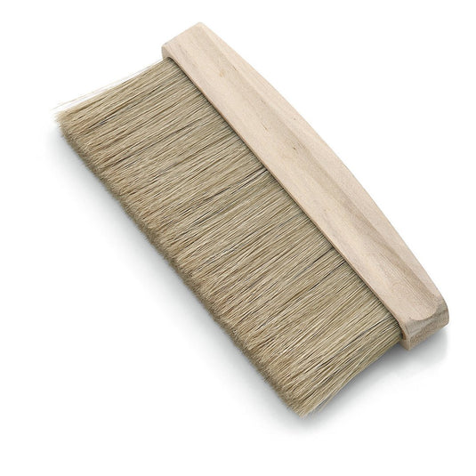 Nölle Profi Brush målarborste (17 cm, ljus borstblandning, 55 mm) från Nölle Profi Brush borst- & penselteknik e.K. har ett brett trähandtag och täta ljusa borst - idealiskt för renoveringsarbeten. Avbildad på vit bakgrund.
