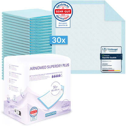 En hög med 30 blå ARNOMED SUPERDRY PLUS extra absorberande sjukvårdsunderlägg med SAP från ARNOWA GmbH, en utfälld. Certifieringsstämplar och superabsorbersymboler understryker deras pålitliga inkontinensvård.