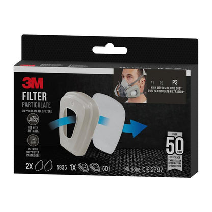 En förpackning 3M™ partikelfilter 5935, P3 (2 par) och filterhållare 501 (1 par) från 3M Deutschland GmbH, med P3-filtrering, kompatibilitet med 3M-masker och detaljerad förpackningsinformation.