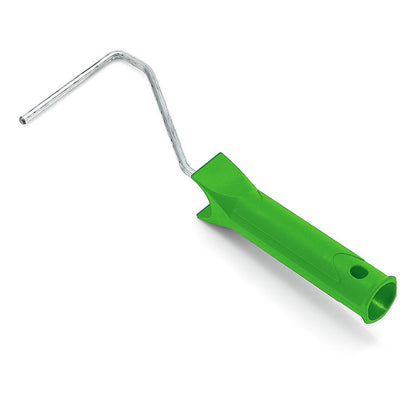 Nölle Profi Brush Kleinroller-Bügel System 6 mm från Nölle Profi Brush Bürsten- & Pinseltechnik e.K. är avbildad i grön plast med en metallram och ett upphängningshål, idealisk för precisa målningar vid olika målningsprojekt på vit bakgrund.