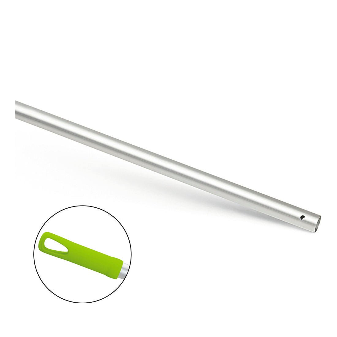 Nölle Profi Brush Aluminium Mopskaft 140 cm, Ø 24 mm med tvärhål (1 styck) från Nölle Profi Brush Borst- & Penselteknik e.K. har en metallstav med tvärhål och ett grönt plasthandtag med upphängningsöppning.