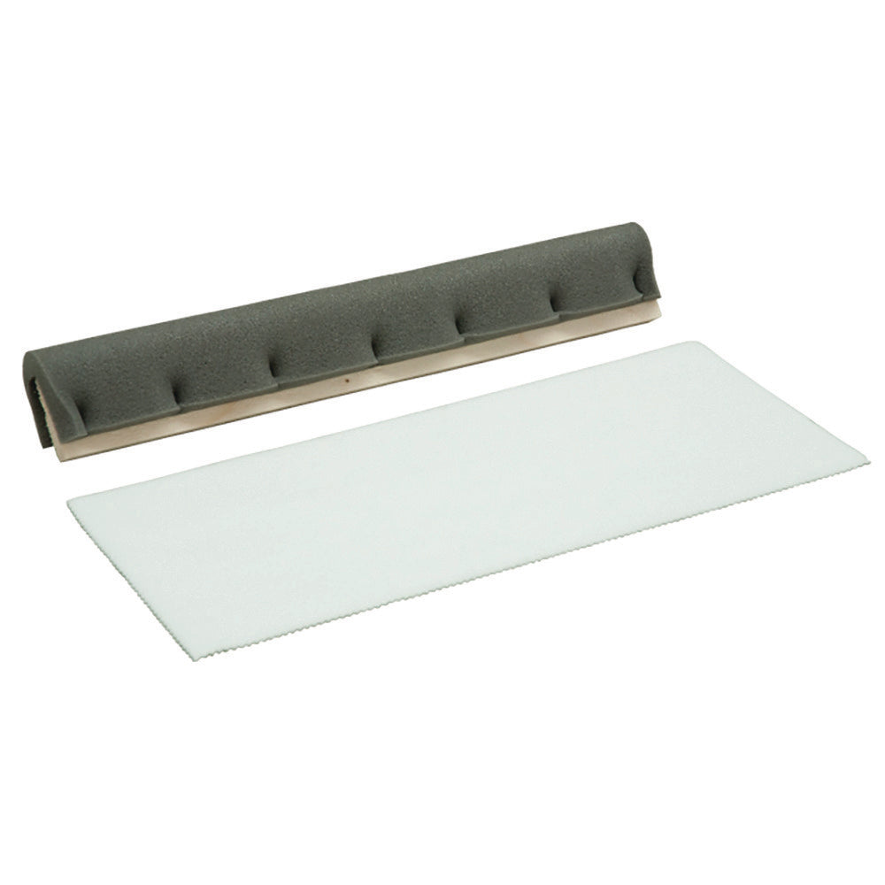 De plyschfärgdukarna 41 x 18 cm från Diversey Deutschland GmbH & Co. OHG (6 färgdukar + 1 träfärgsponge) är idealiska för att bearbeta känsliga ytor.