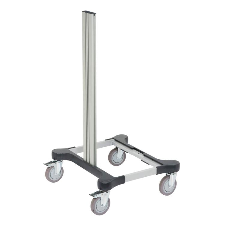 Produkten "TASKI Chassis Micro, Grundgestell klein" från Diversey Deutschland GmbH & Co. OHG är en kompakt, mobil basram med fyra svängbara hjul och en central stolpe på vit bakgrund.