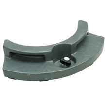 Ein graues, halbrundes 10kg Zusatzgewicht von Diversey Deutschland GmbH & Co. OHG, mit vertiefter Mitte und Befestigungsknopf, kompatibel mit ergodisc HD Systemen. Abgebildet auf weißem Hintergrund. Verpackung: 1 Stück.