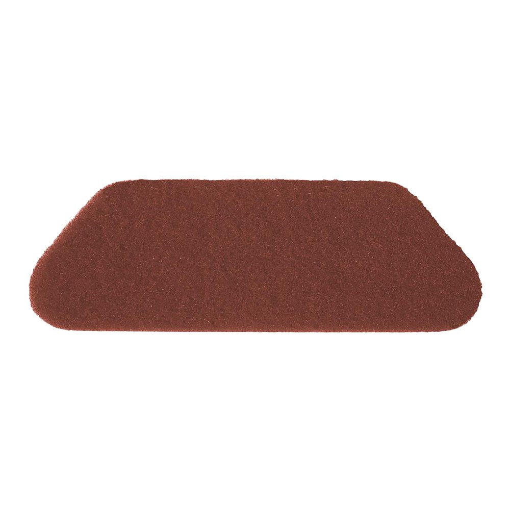 En rektangulär, rödbrun TASKI Americo S-Pad 45 x 15 cm från Diversey Deutschland GmbH & Co. OHG, en aggressiv rengöringspad (1 styck), är avbildad med rundade kanter på vit bakgrund.